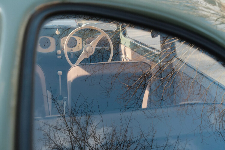 75 lat temu pierwszy egzemplarz Garbusa zjechał z taśmy z fabryki Volkswagena poza Niemcami